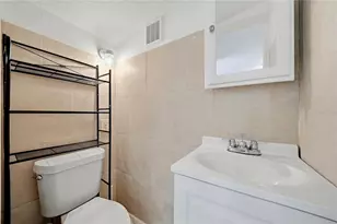 6033 Ambassador Dr, Tampa, FL 33615 - Photo 22