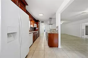 6033 Ambassador Dr, Tampa, FL 33615 - Photo 14