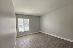 7602 W Powhatan Ave, Tampa, FL 33615 - Photo 12