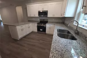 5025 Finders Ct, Tampa, FL 33617 - Photo 4
