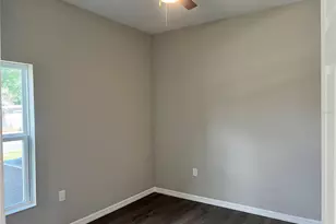 5008 Finders Ct, Tampa, FL 33617 - Photo 10