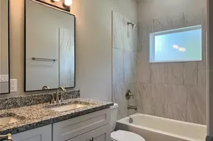 5008 Finders Ct, Tampa, FL 33617 - Photo 8