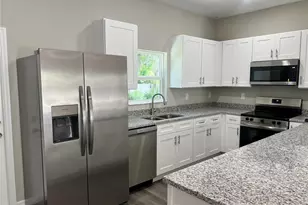 5008 Finders Ct, Tampa, FL 33617 - Photo 4