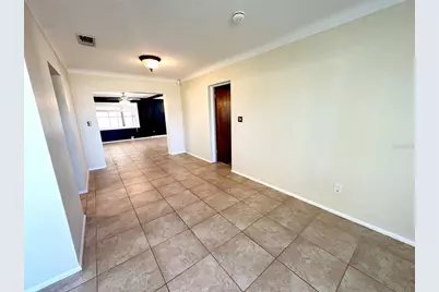 1770 63rd Avenue N, Saint Petersburg, FL 33702 - Photo 8