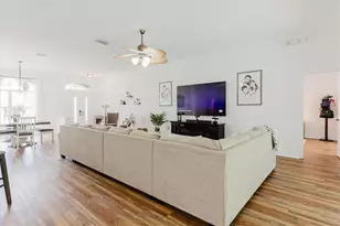 9601 Regents Park Dr, Tampa, FL 33647 - Photo 12