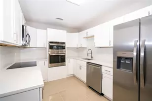 415 Country Club Dr, Oldsmar, FL 34677 - Photo 8