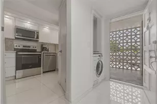 1100 N Shore Dr NE, Saint Petersburg, FL 33701 - Photo 10