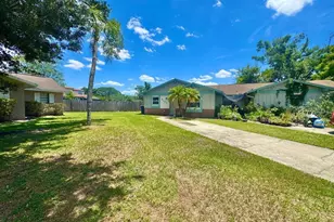 5102 Lawnton Ct, Tampa, FL 33624 - Photo 4