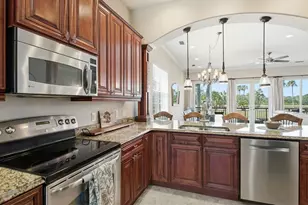 47 W Morgan St, Tarpon Springs, FL 34689 - Photo 14