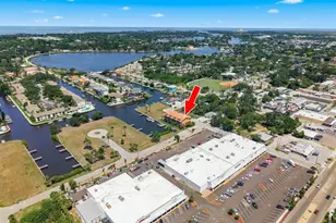 47 W Morgan St, Tarpon Springs, FL 34689 - Photo 2