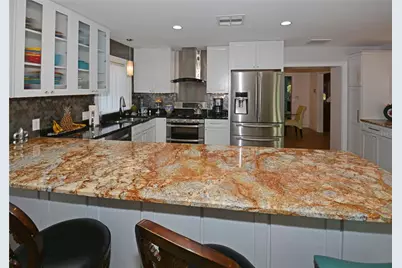 7020 Mango Avenue S, Saint Petersburg, FL 33707 - Photo 22