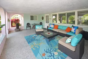 7020 Mango Ave S, Saint Petersburg, FL 33707 - Photo 4