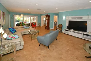 7020 Mango Ave S, Saint Petersburg, FL 33707 - Photo 6