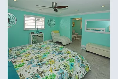 7020 Mango Avenue S, Saint Petersburg, FL 33707 - Photo 32