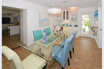 7020 Mango Avenue S, Saint Petersburg, FL 33707 - Photo 12