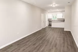 5012 Finders Ct, Tampa, FL 33617 - Photo 4