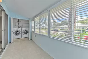 401 Dorchester Pl, Sun City Center, FL 33573 - Photo 22