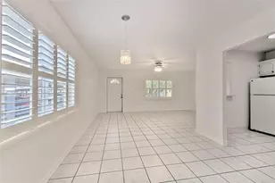 401 Dorchester Pl, Sun City Center, FL 33573 - Photo 10