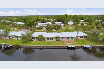 11562 W Bayshore Drive, Crystal River, FL 34429 - Photo 2