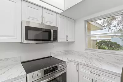 11562 W Bayshore Drive, Crystal River, FL 34429 - Photo 14