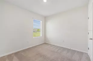 35525 Stella Vast Dr, Zephyrhills, FL 33541 - Photo 12