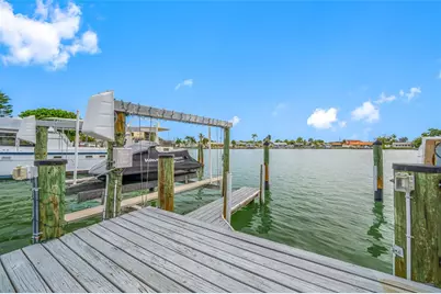 560 79th Street S, Saint Petersburg, FL 33707 - Photo 58
