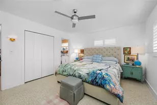560 79th St S, Saint Petersburg, FL 33707 - Photo 28