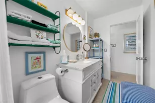 560 79th St S, Saint Petersburg, FL 33707 - Photo 38