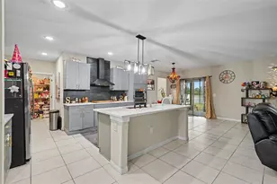 7088 King Crk Dr, Sun City Center, FL 33573 - Photo 10