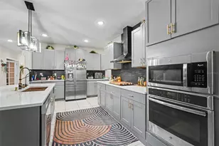 7088 King Crk Dr, Sun City Center, FL 33573 - Photo 12