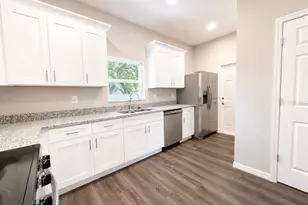 5028 Finders Ct, Tampa, FL 33617 - Photo 6