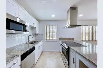 3212 38th Way S #E, Saint Petersburg, FL 33711 - Photo 14
