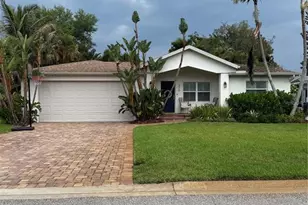370 Foster Ln, Belleair, FL 33756 - Photo 2