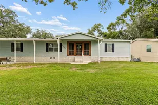 37647 Newal Ave, Zephyrhills, FL 33542 - Photo 2