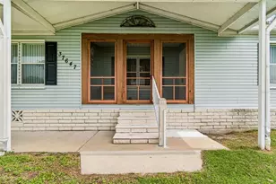 37647 Newal Ave, Zephyrhills, FL 33542 - Photo 8