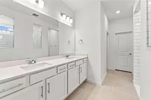 33335 Herds Hallow Wy, Wesley Chapel, FL 33545 - Photo 8