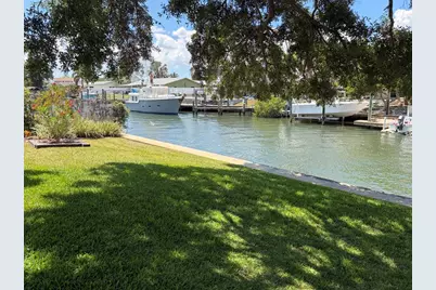 8728 Cobblestone Drive, Tampa, FL 33615 - Photo 8