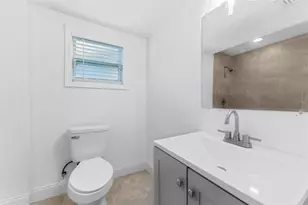1927 13th St S, Saint Petersburg, FL 33705 - Photo 12