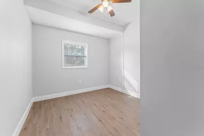 1927 13th Street S, Saint Petersburg, FL 33705 - Photo 16