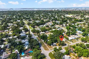 1213 55th St S, Gulfport, FL 33707 - Photo 2