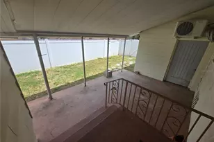 146 NE Madison Cir N, Saint Petersburg, FL 33702 - Photo 22