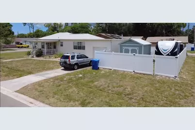 146 NE Madison Circle N, Saint Petersburg, FL 33702 - Photo 4