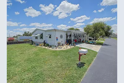 37513 Campo Avenue, Zephyrhills, FL 33541 - Photo 2