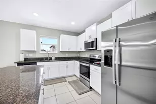 31724 Sun Kettle Loop, Wesley Chapel, FL 33545 - Photo 2