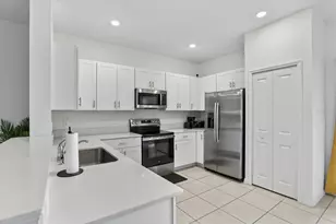 36139 Risa Michele St, Zephyrhills, FL 33541 - Photo 8