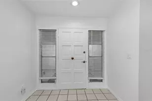 1529 E Dorchester Dr, Palm Harbor, FL 34684 - Photo 4