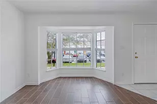 13538 Embassy Park Ct, Dade City, FL 33525 - Photo 10