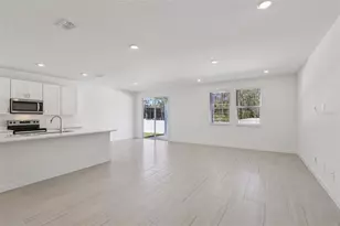 84 Wandering Crk Wy, Palm Coast, FL 32164 - Photo 4
