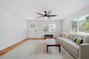 646 38th Ave N, Saint Petersburg, FL 33704 - Photo 6