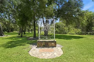 646 38th Ave N, Saint Petersburg, FL 33704 - Photo 28